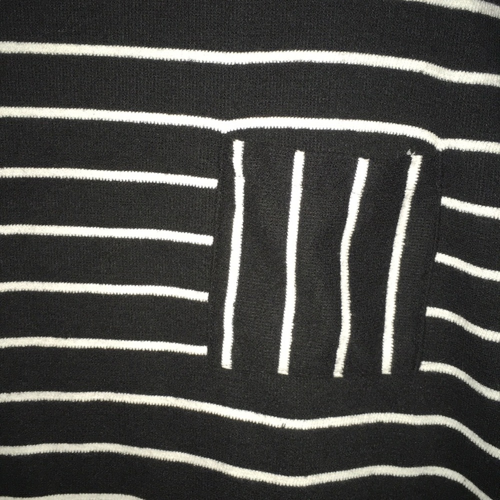 Patterned Top - Picture 2 of 3